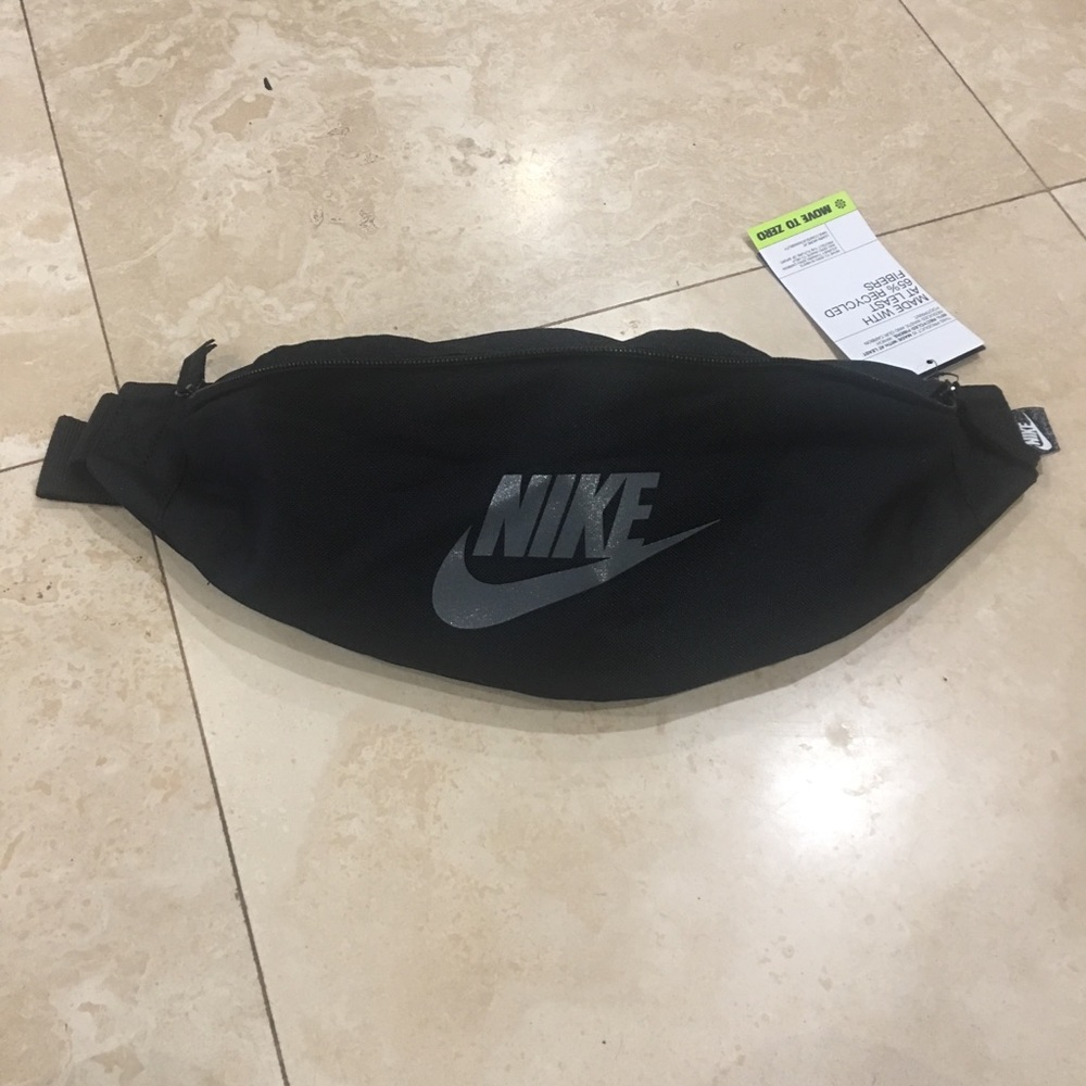 Nike New Fanny Pack